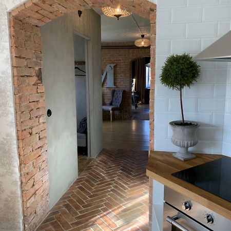 The Piano Shop Apartment Granna Bagian luar foto